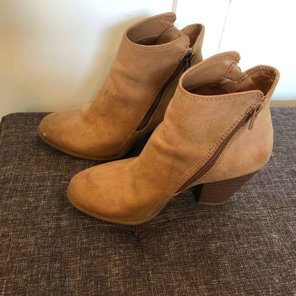 American Eagle Tan Ankle Heeled Boots